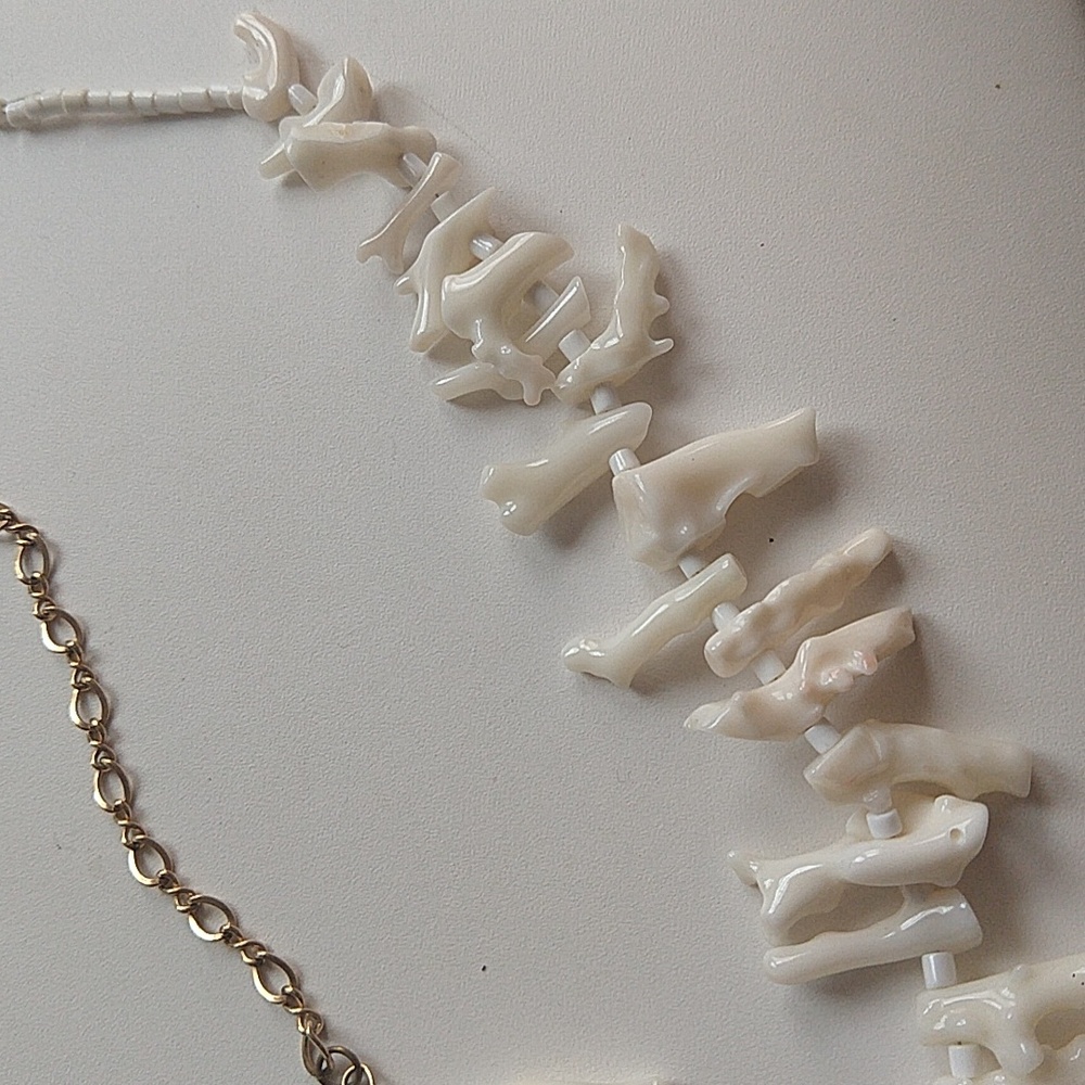 Genuine branch coral white vintage necklace collar adjustable gold tone clasp - Picture 10 of 17